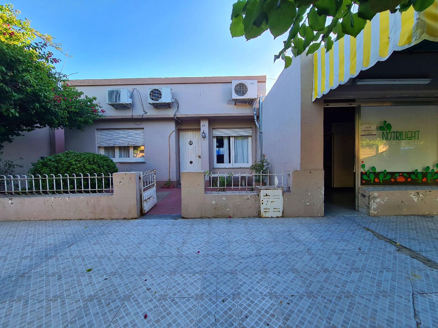 EN VENTA | CASA CON LOCAL COMERCIAL 