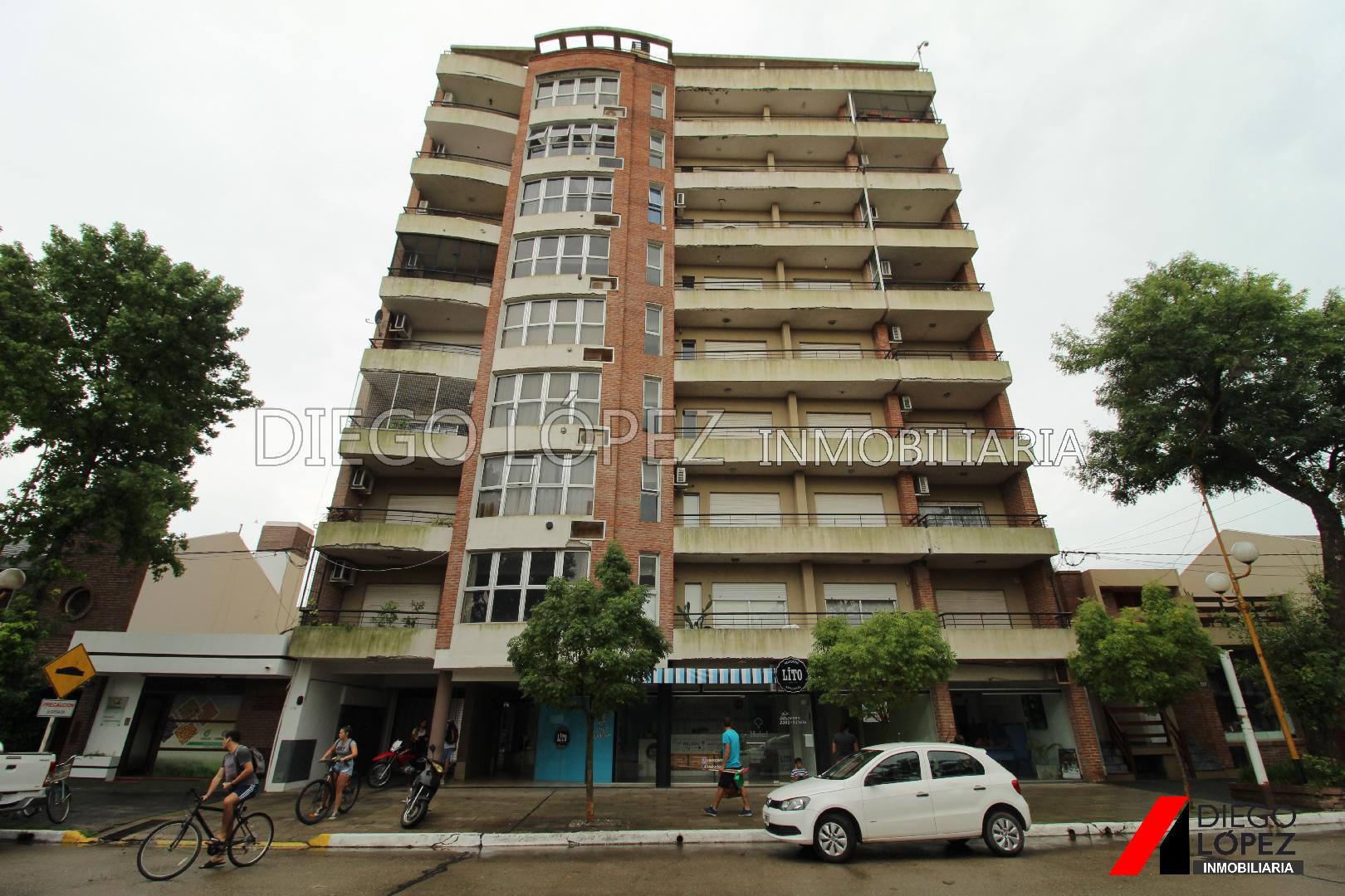 DEPARTAMENTO CÉNTRICO EN VENTA. EDIFICIO SAAVEDRA