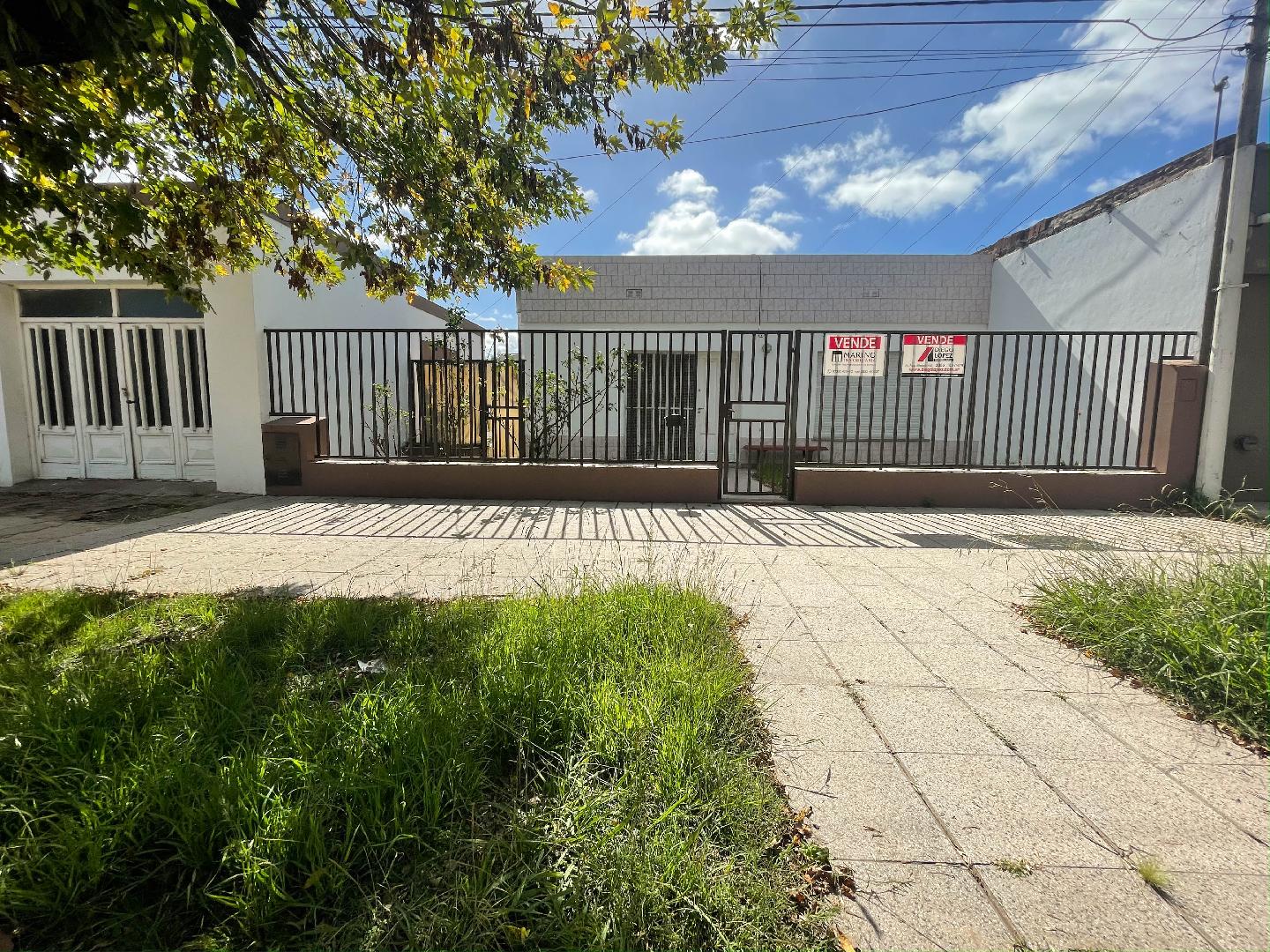 EN VENTA | CASA EN AV RAUL ALFONSIN 183