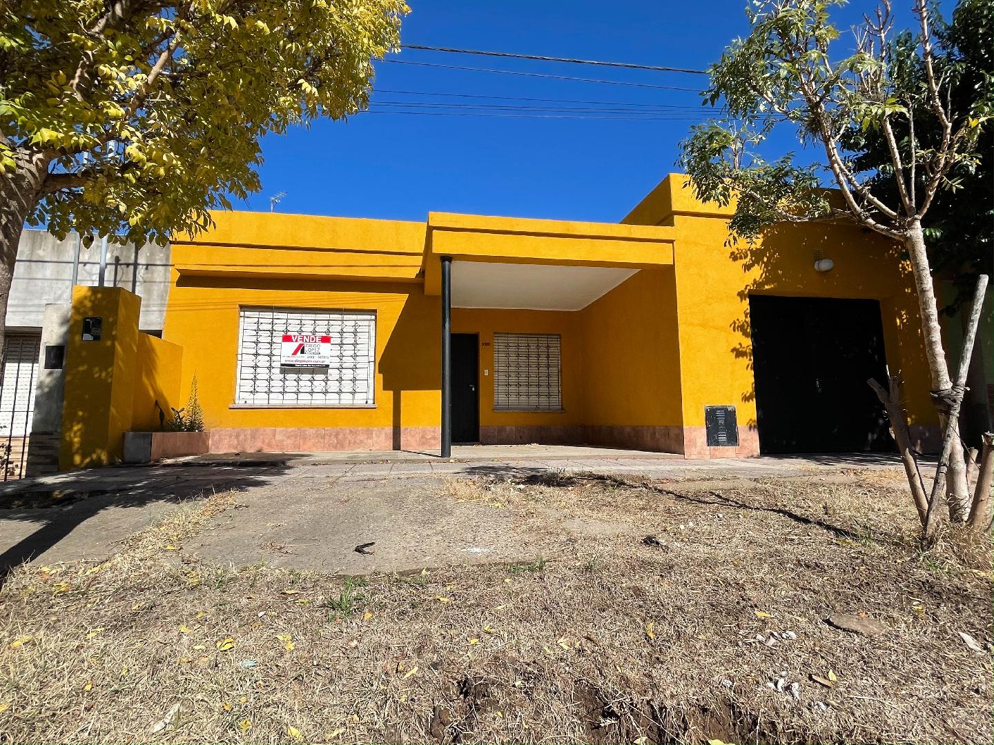 EN VENTA | CASA - CALLE SANTIAGO DEL ESTERO 380