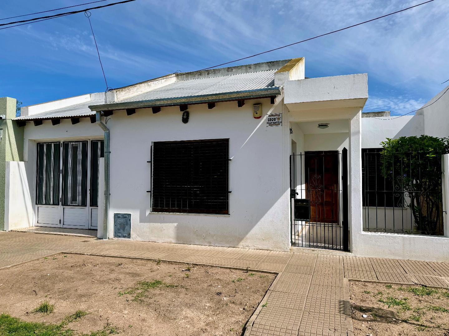 CASA EN VENTA - ROCHA 20