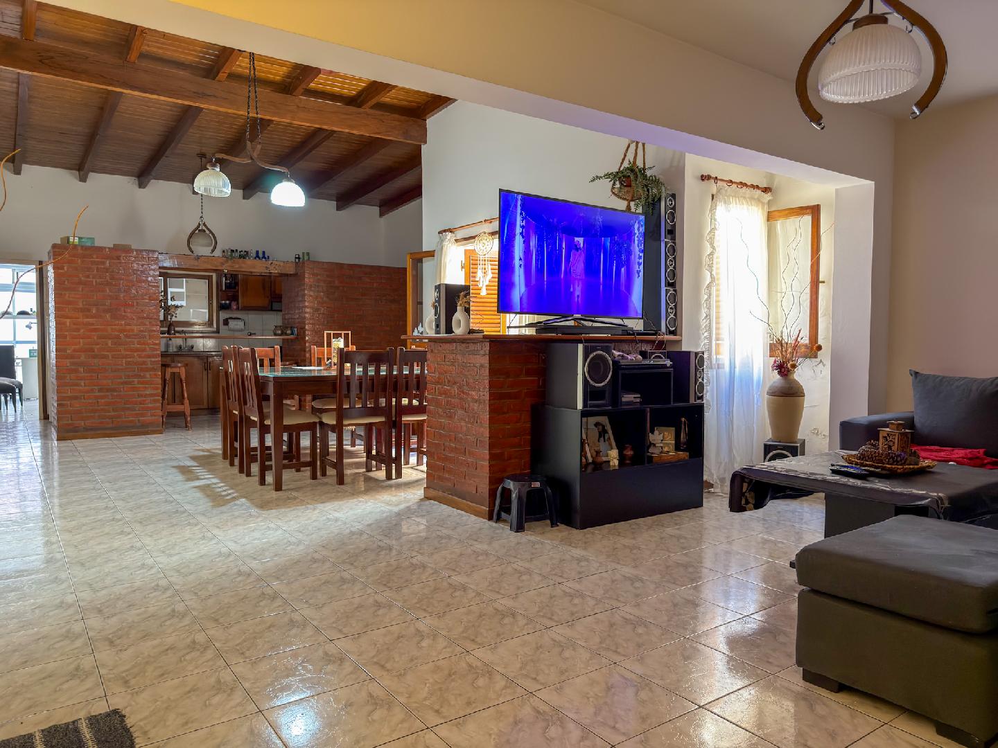 Casa PH céntrica con tres dormitorios y patio