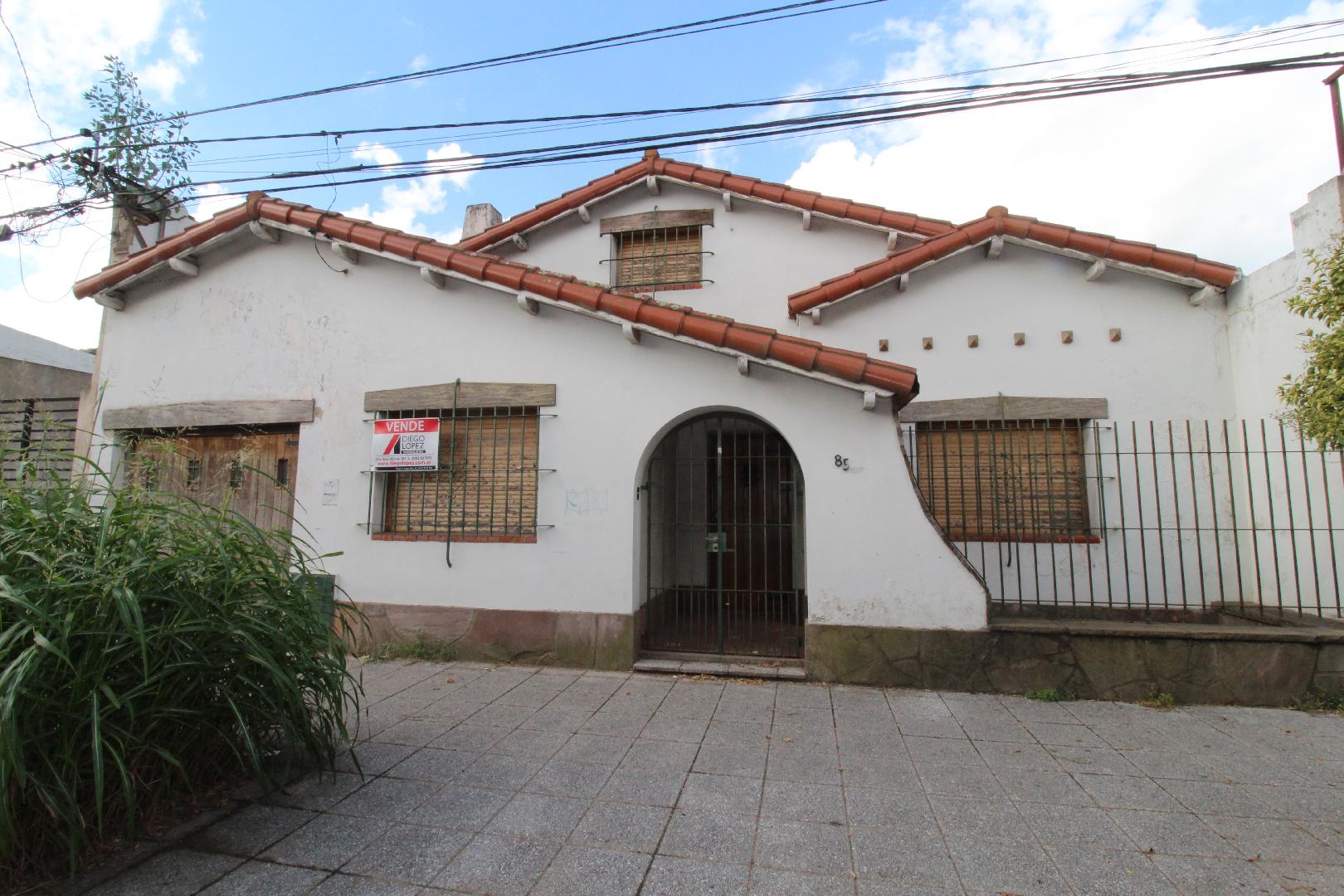CASA CENTRICA EN VENTA 