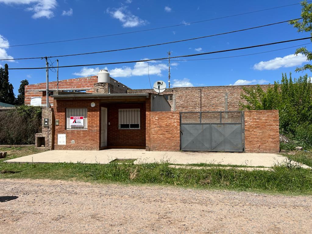 CASA EN VENTA/ CALLE DOMINGUEZ 18